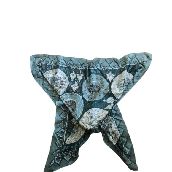 VTG Silk Hand Rolled Scarf European High Middle Ages Royalty Hearts 33X33 Retro - Picture 3 of 7